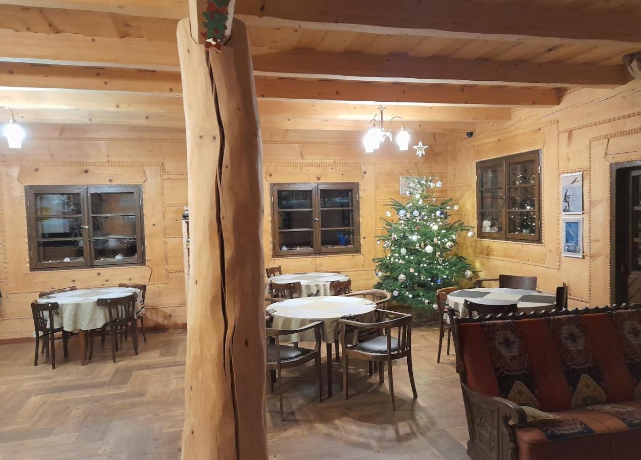 Hotel Chochlik Ustrzyki Dolne Exterior foto